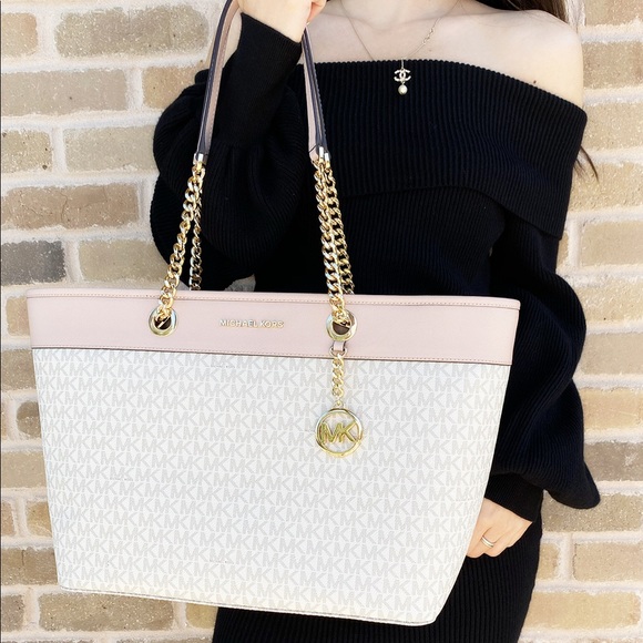 Gaby’sBags👜💕-NWT Michael Kors Tote - Picture 6 of 8